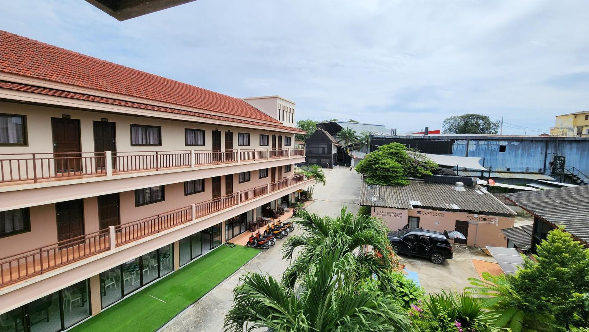 Panupong Hotel Praia Chaweng Exterior foto
