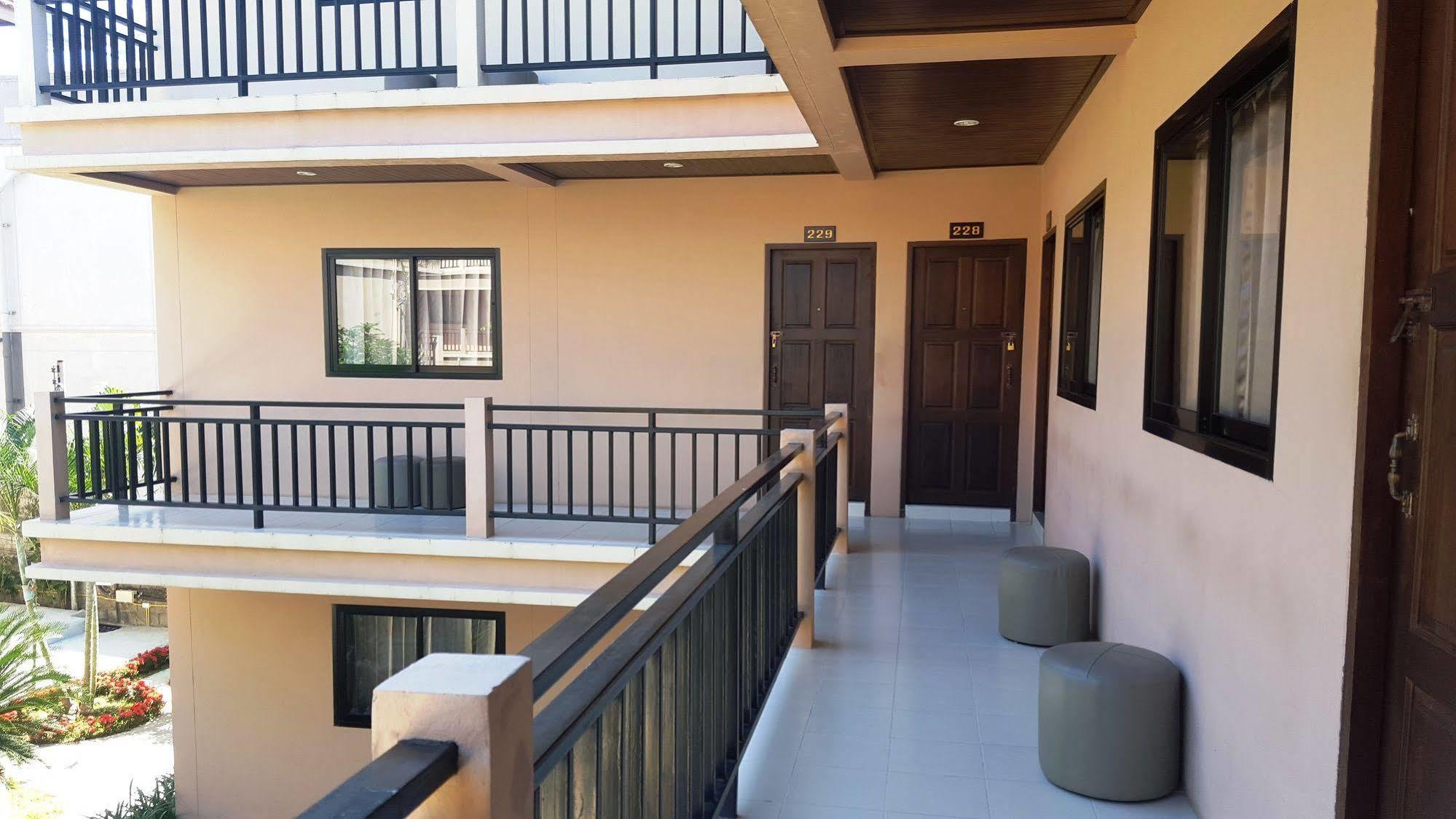 Panupong Hotel Praia Chaweng Exterior foto