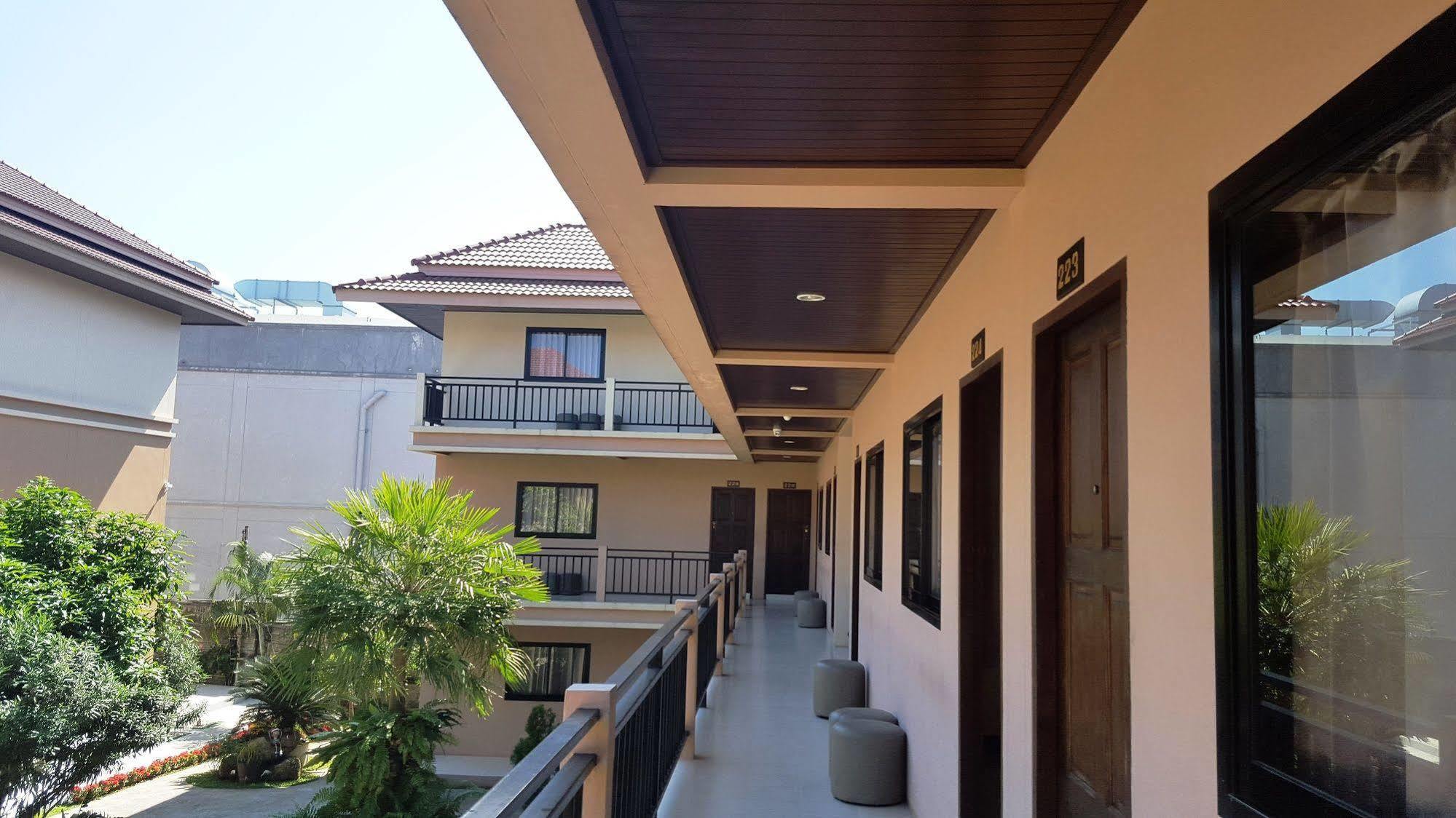 Panupong Hotel Praia Chaweng Exterior foto